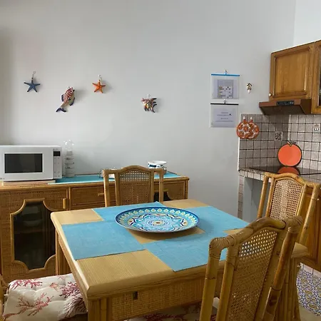 펜션 La Casa Rosa Di Giulia 라코아메노
