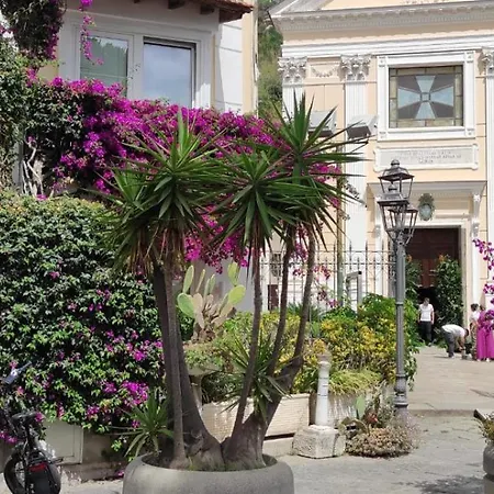 La Casa Rosa Di Giulia Ischia